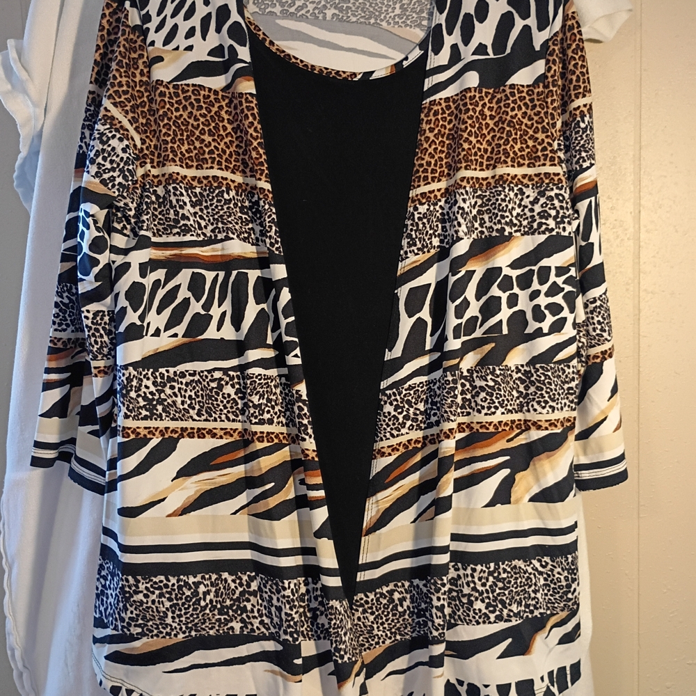 Serengeti Gray and White Patterned Cardigan